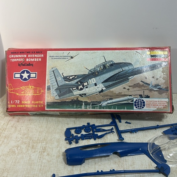 Vintage 1968 Lindberg Line Grumman Avenger TBM-3 Torpedo Bomber 1/72 Model Kit - Picture 13 of 17
